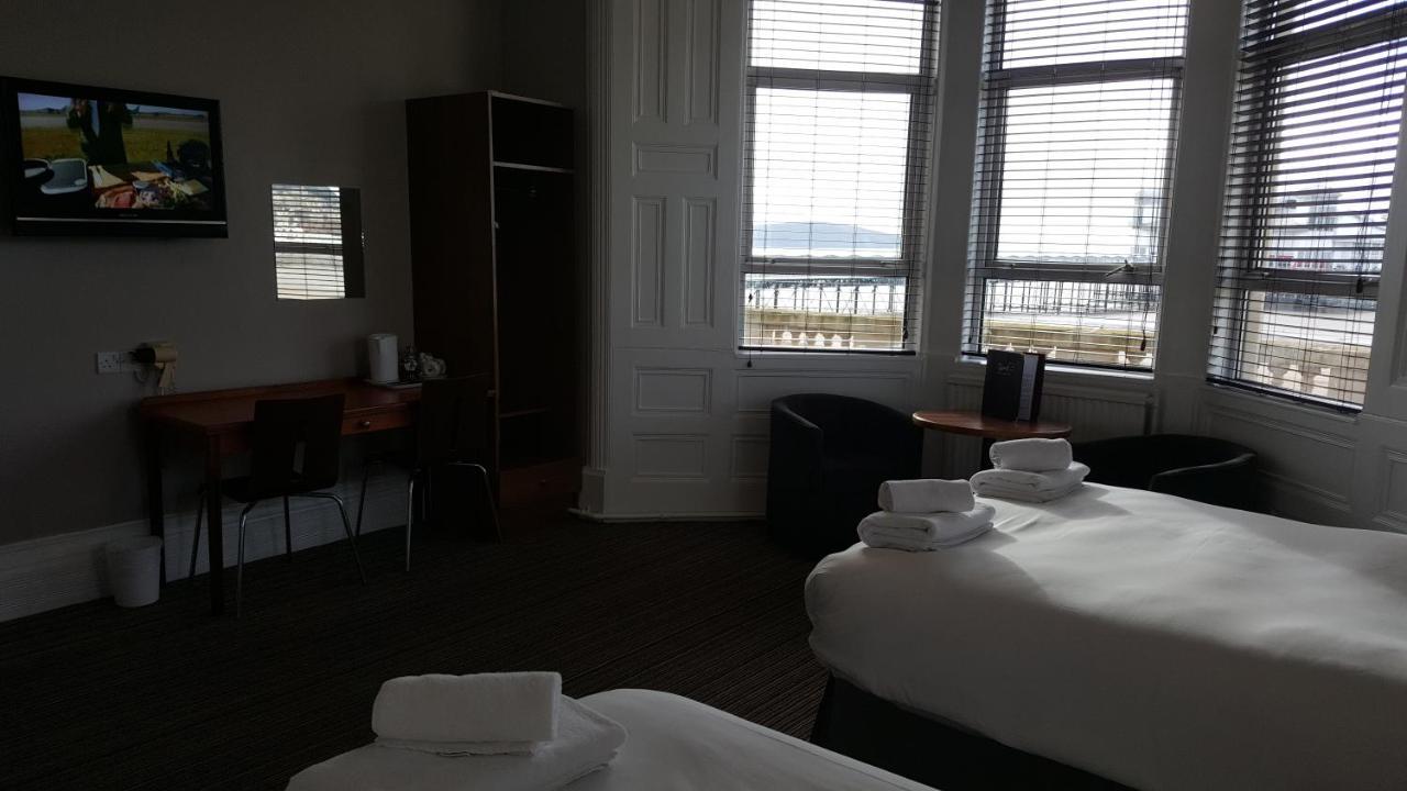 The York 3*